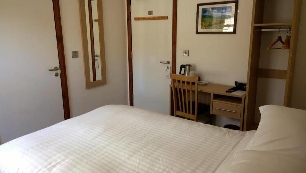 The Rostrevor Inn Bagian luar foto